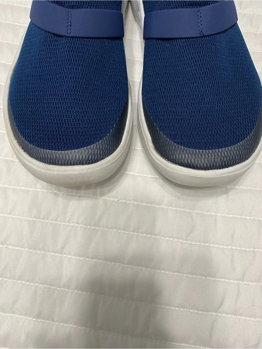 OOFOS OOmg Low Mesh Slip On Navy Blue Sneakers Women’s Size 9